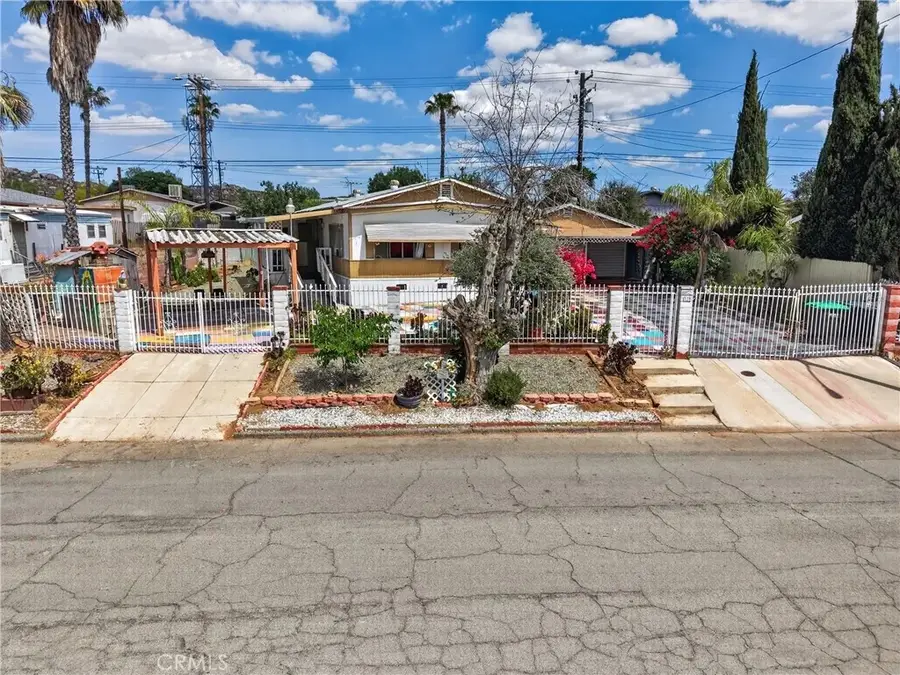 339 Altura Dr., Perris, CA 92570 - #2
