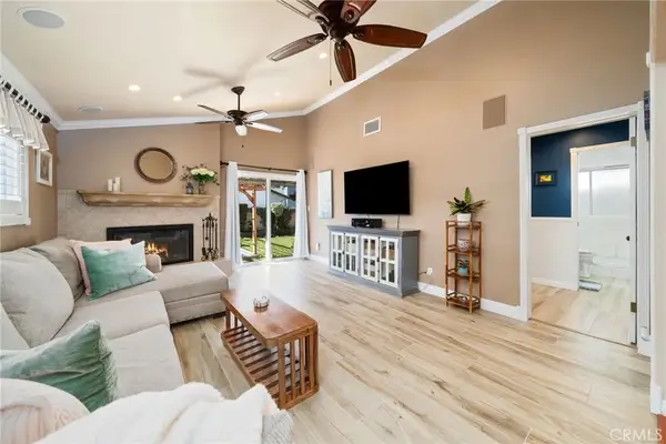 11442 212th St, Lakewood, CA 90715