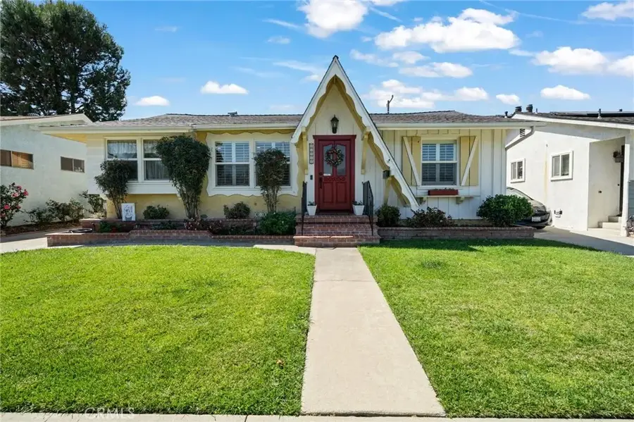 11442 212th St, Lakewood, CA 90715 - #2