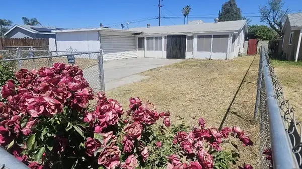 2304 Castro Lane, Bakersfield, CA 93304