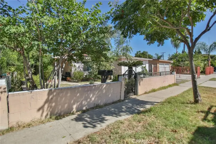 2525 W 10th, Santa Ana, CA 92703 - #2