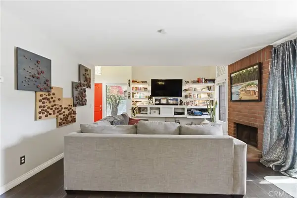 905 Hyde Court, Costa Mesa, CA 92626