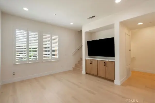 33 Silverado, Irvine, CA 92618