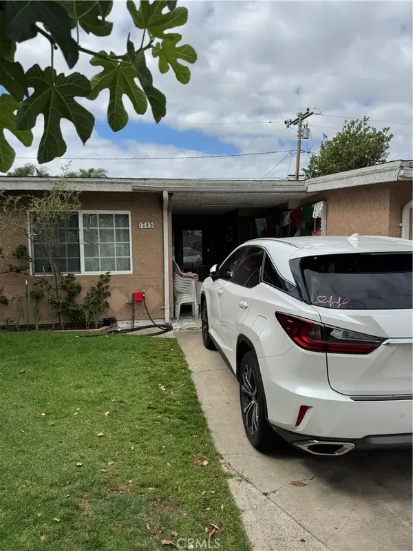1745 Raymar, Santa Ana, CA 92703