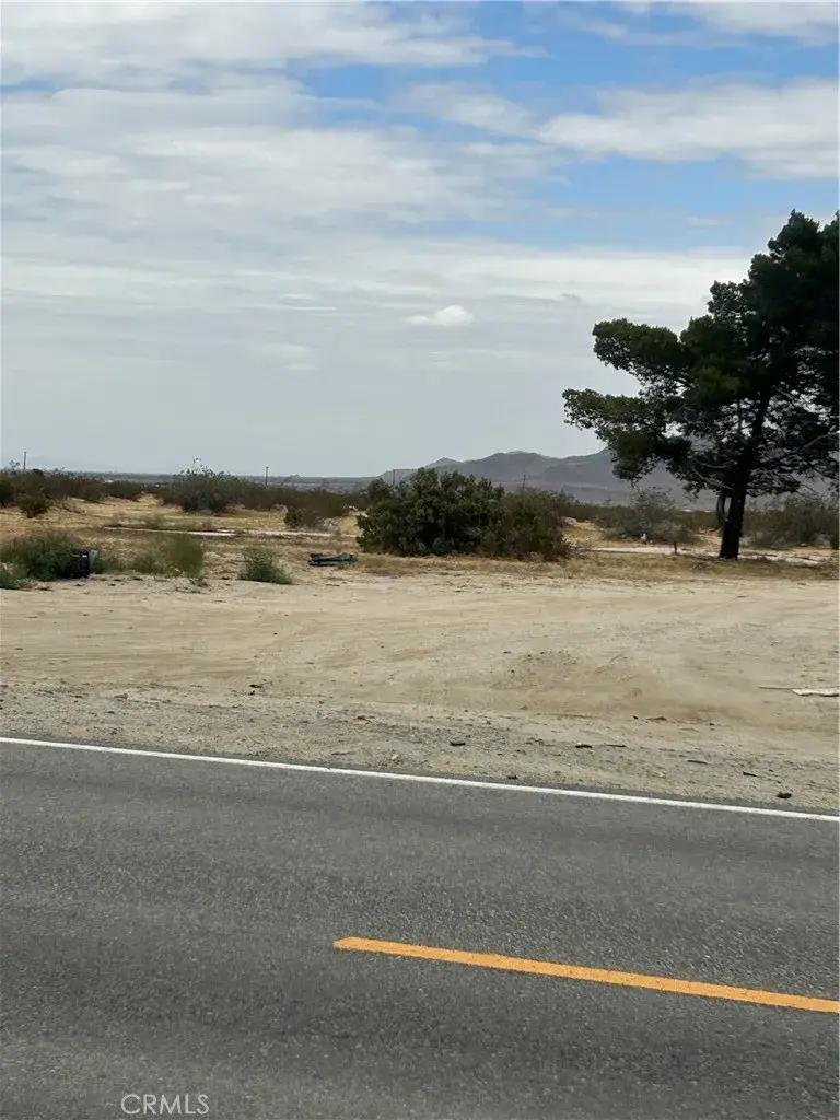 20505 Palmdale Blvd East, Palmdale, CA 93591 - #1