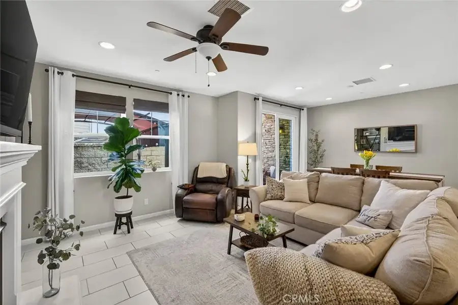 3877 Par, Yorba Linda, CA 92886 - #3