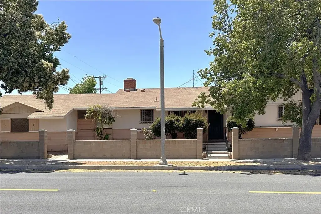 1020 W 10th Street, Corona, CA 92882 - #1