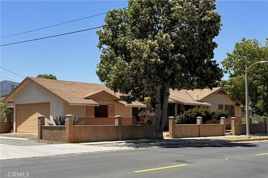 1020 W 10th Street, Corona, CA 92882 - #2