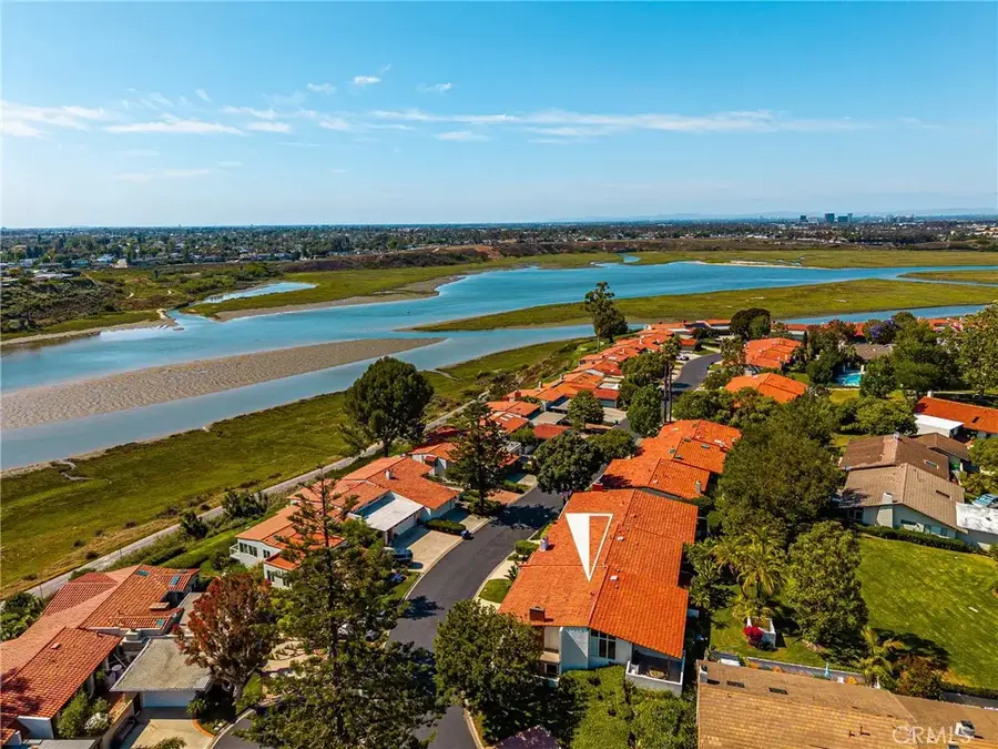 2108 Vista Entrada, Newport Beach, CA 92660 - #3
