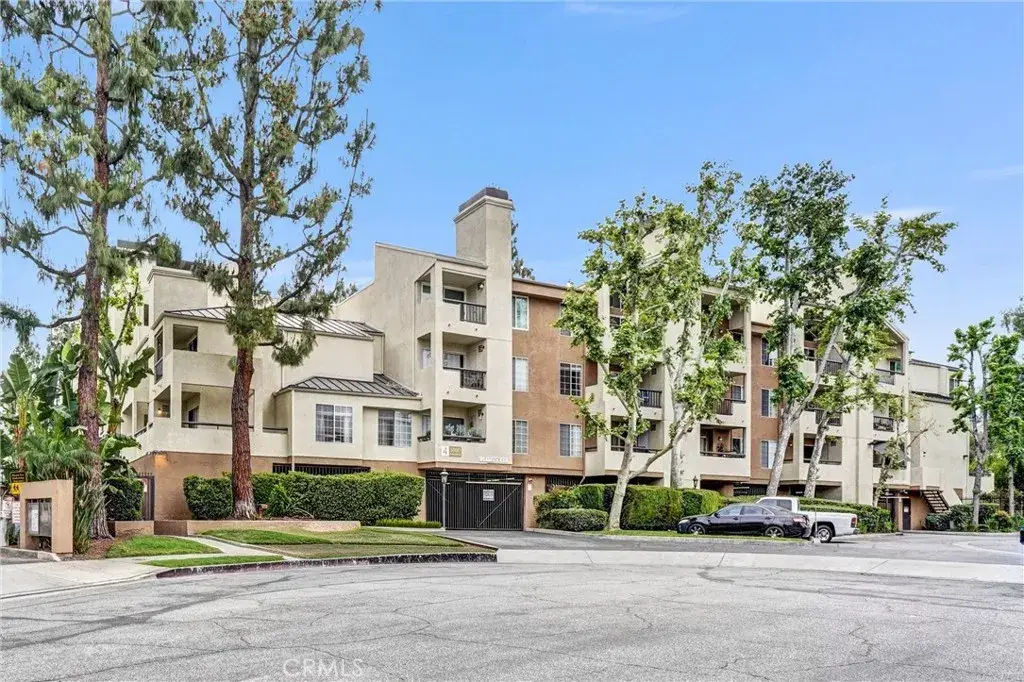 5500 Owensmouth Ave #122, Woodland Hills, CA 91367 - #1