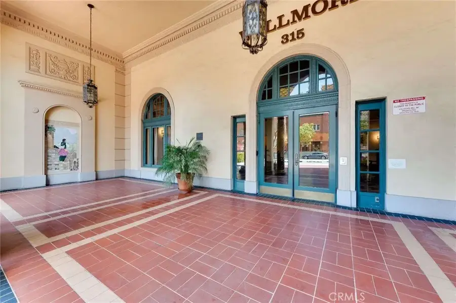 315 W 3rd #1011, Long Beach, CA 90802 - #3