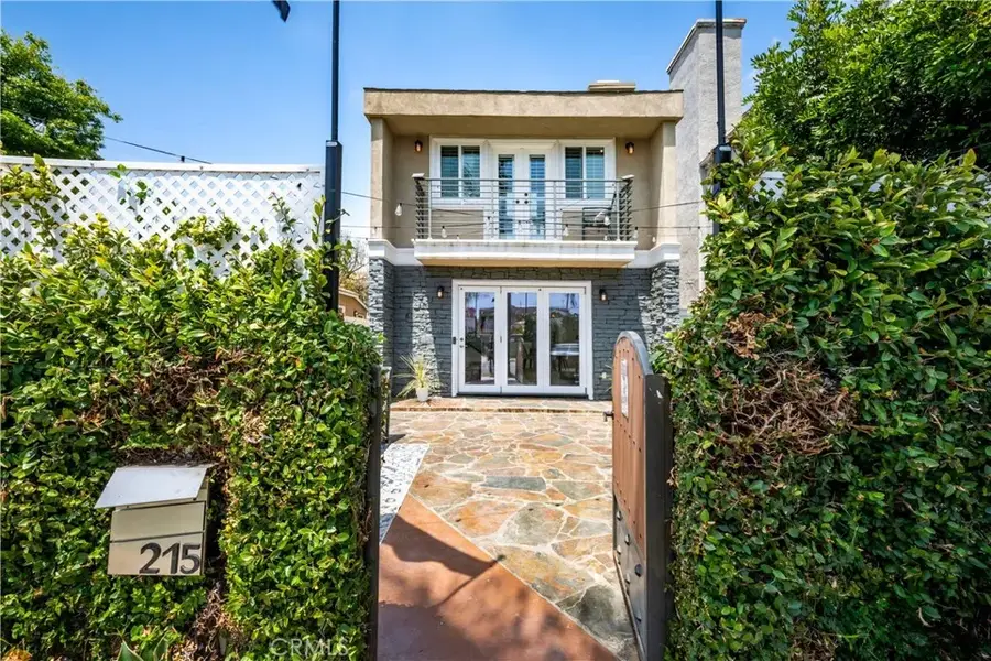 215 Knoxville Avenue, Huntington Beach, CA 92648 - #3