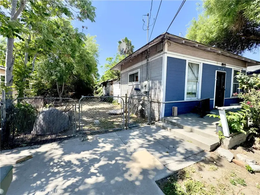 939 W 8th, San Bernardino, CA 92411 - #3