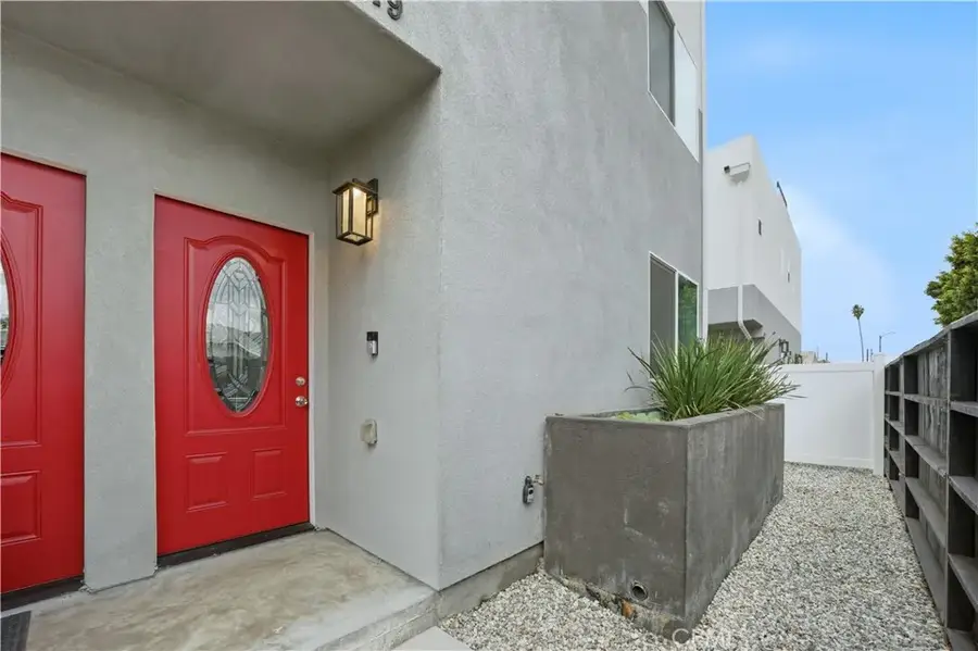 6919 S Menlo, Los Angeles, CA 90044 - #2