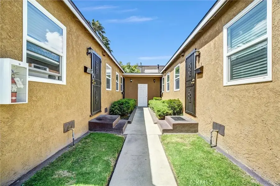 1065 E 19th, Long Beach, CA 90806 - #2