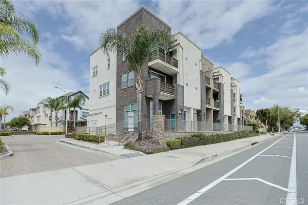 1300 N Harbor Boulevard, Santa Ana, CA 92703