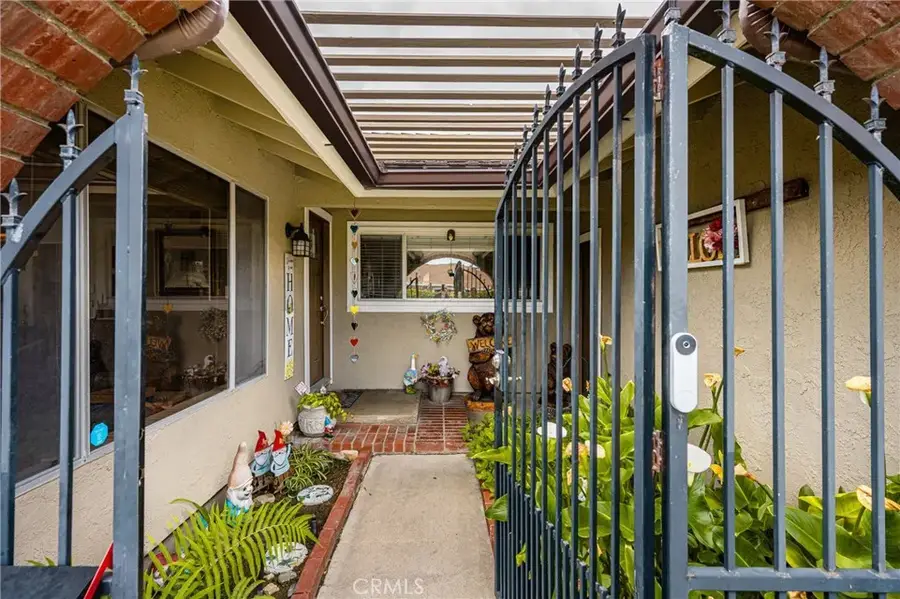 915 E La Veta Avenue, Orange, CA 92866 - #2