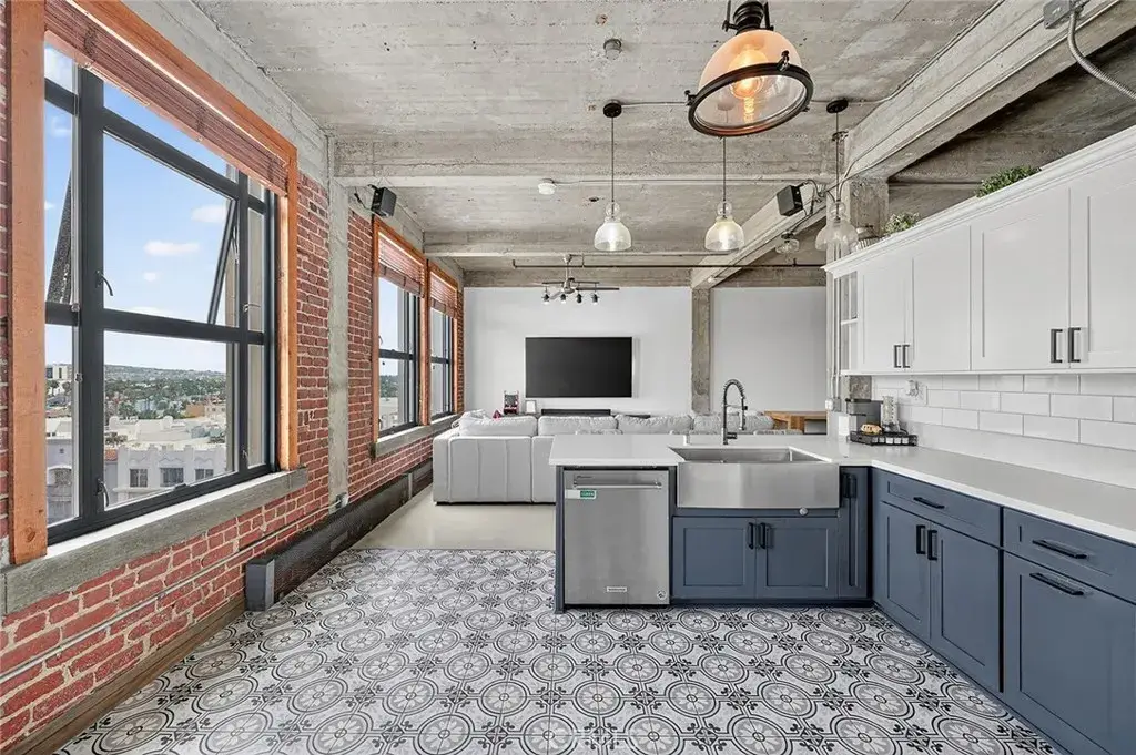 100 W 5th Street #7E, Long Beach, CA 90802 - #1