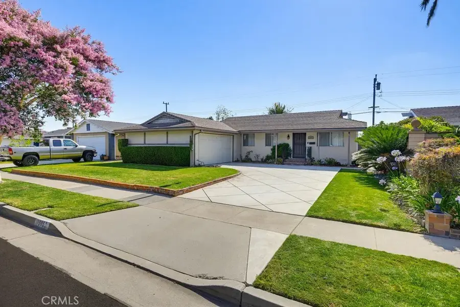 15852 Tullow, Huntington Beach, CA 92647 - #3
