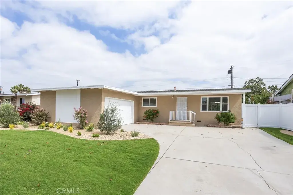 1137 W Baker, Fullerton, CA 92833 - #1