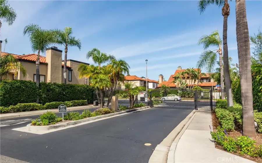 5748 Madrid Lane, Long Beach, CA 90814 - #2