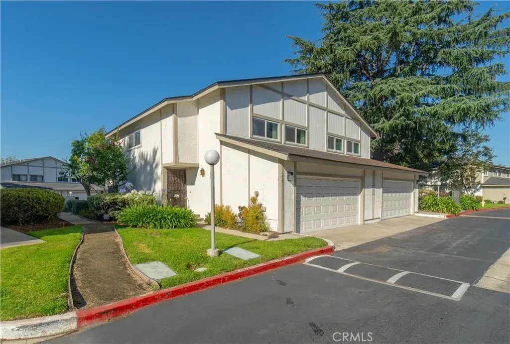 587 S College, Claremont, CA 91711 - #1
