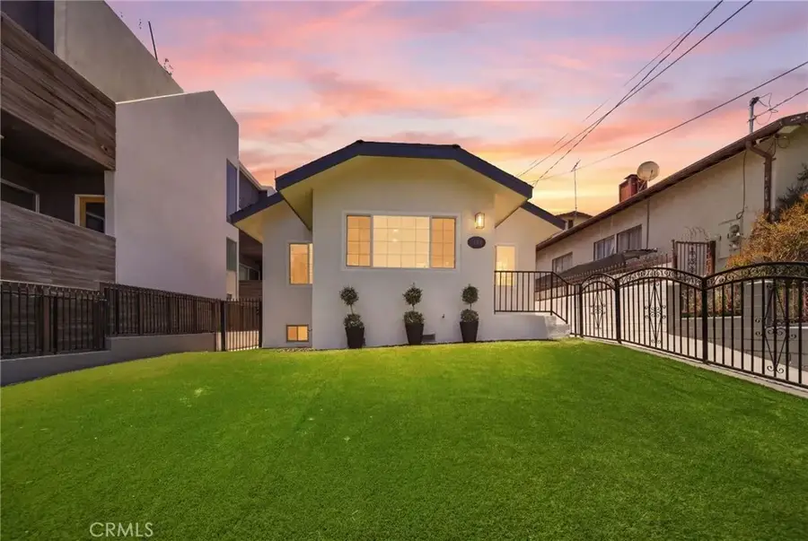 819 Rosemont, Los Angeles, CA 90026 - #2
