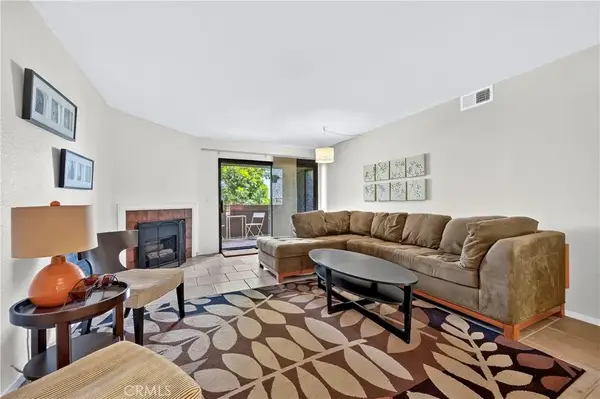 2501 Temple Ave Avenue #104, Signal Hill, CA 90755