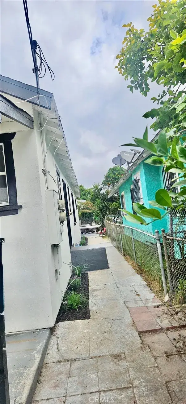 1146 W 52nd, Los Angeles, CA 90037 - #3
