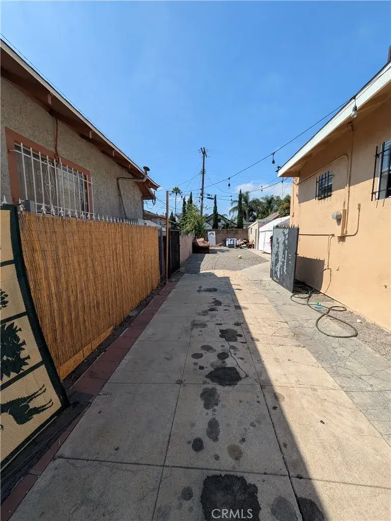 434 W 48th Street, Los Angeles, CA 90037 - #3