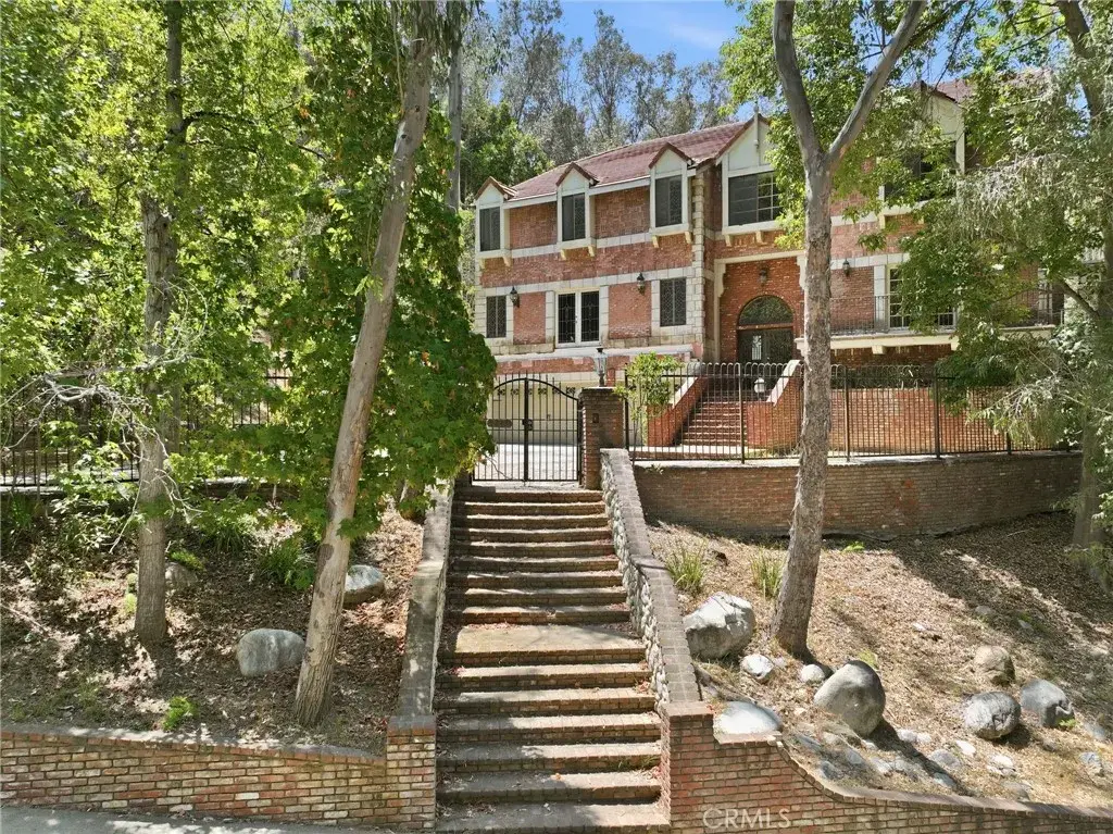 3243 Iredell, Studio City, CA 91604 - #1