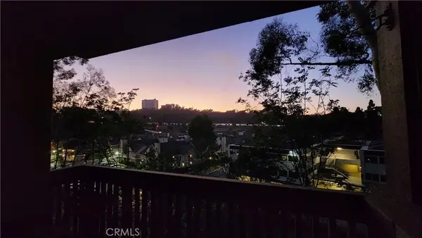 8860 Villa La Jolla Drive #215, La Jolla, CA 92037