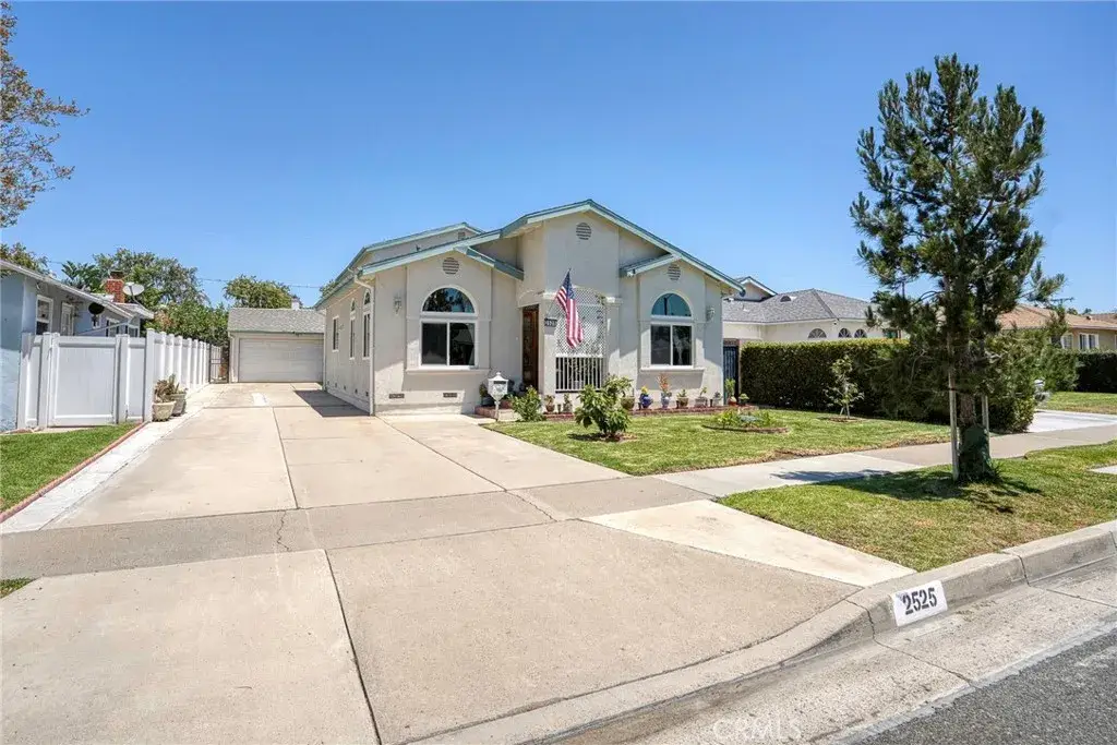 2525 W Olive Avenue, Fullerton, CA 92833 - #1
