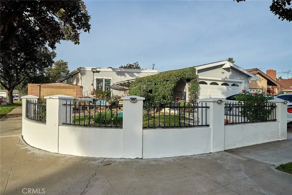 2513 W Mall Place, Anaheim, CA 92804 - #1