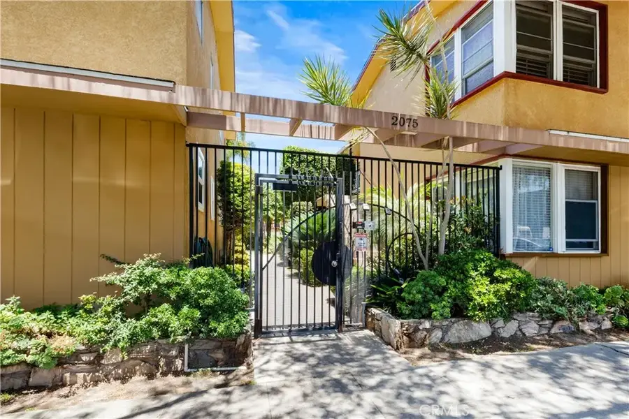 2075 E Appleton Street #17, Long Beach, CA 90803 - #3