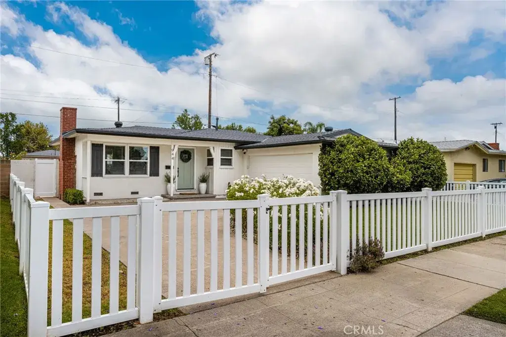 944 W Acacia Avenue, Orange, CA 92868 - #1