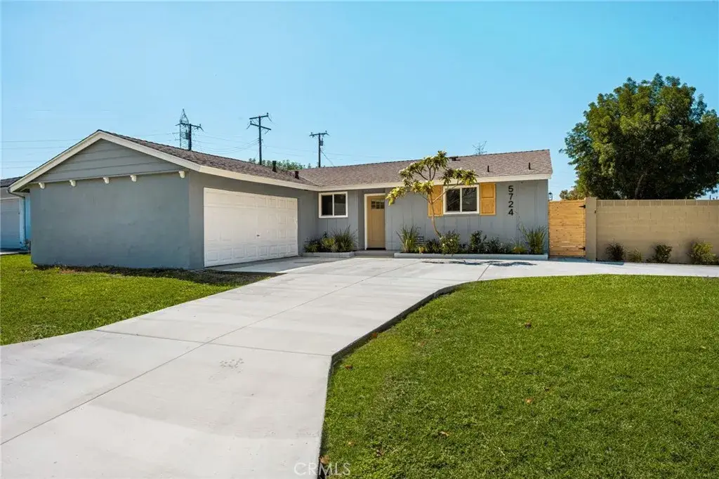 5724 N Galanto, Azusa, CA 91702 - #1