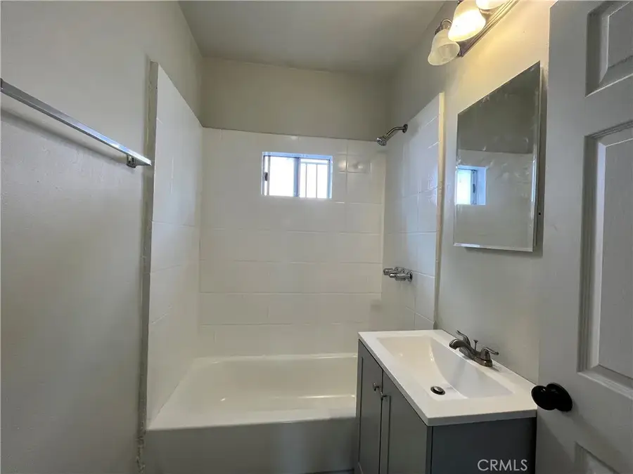611 W 57th, Los Angeles, CA 90037 - #3
