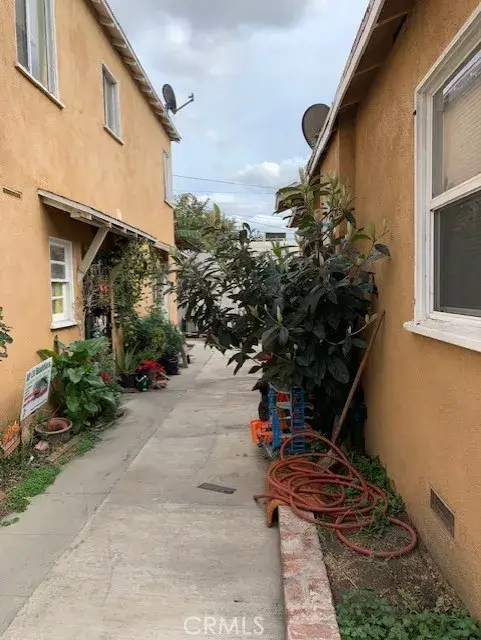 717 W 77th, Los Angeles, CA 90044 - #2