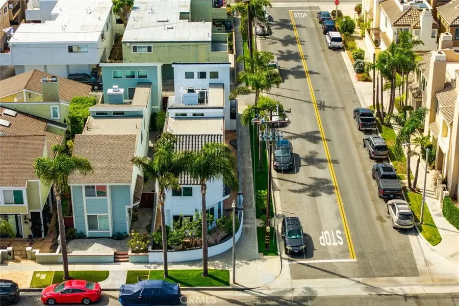 427 21st Street, Huntington Beach, CA 92648 - #2