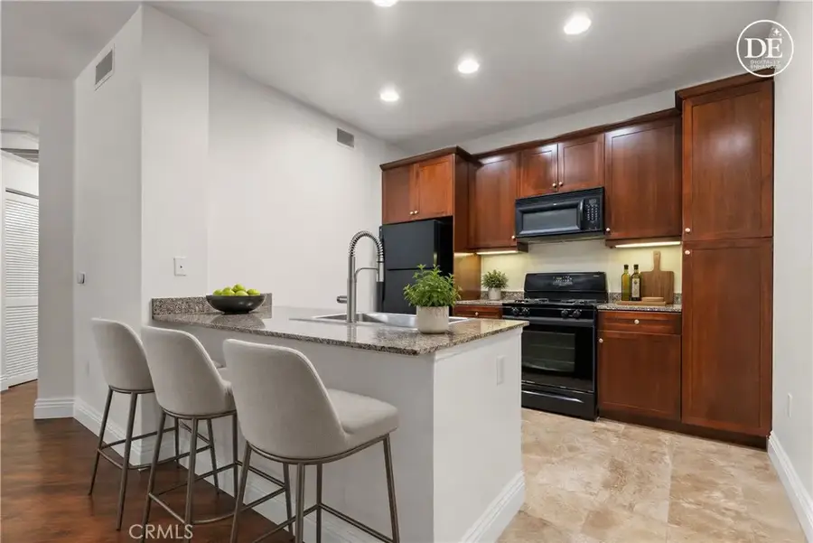 2108 Scholarship, Irvine, CA 92612 - #2