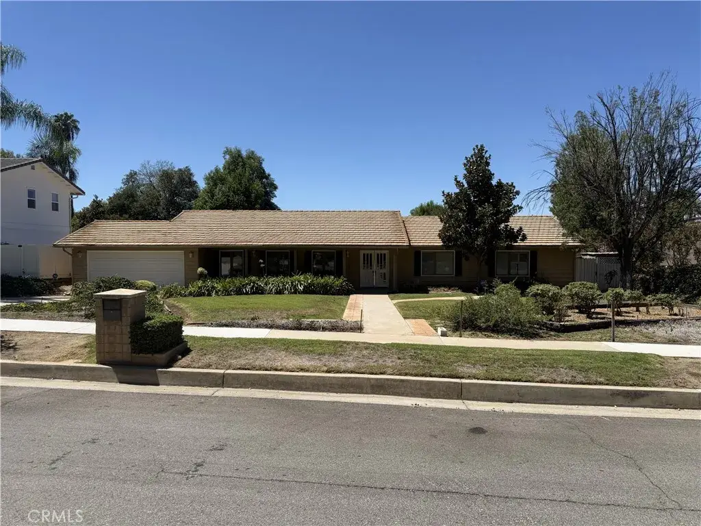 1524 Dwight, Redlands, CA 92373 - #1