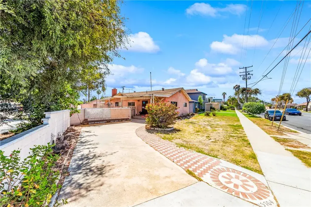 13704 Clark, Bellflower, CA 90706 - #1