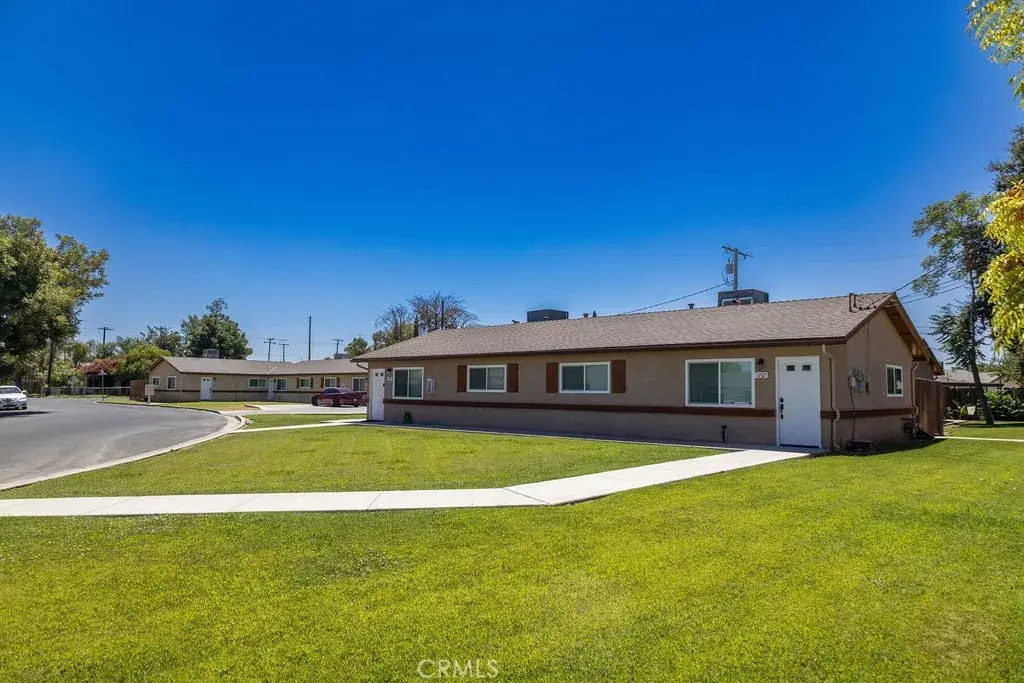 1785 Woodland Drive, Hanford, CA 93230 - #1