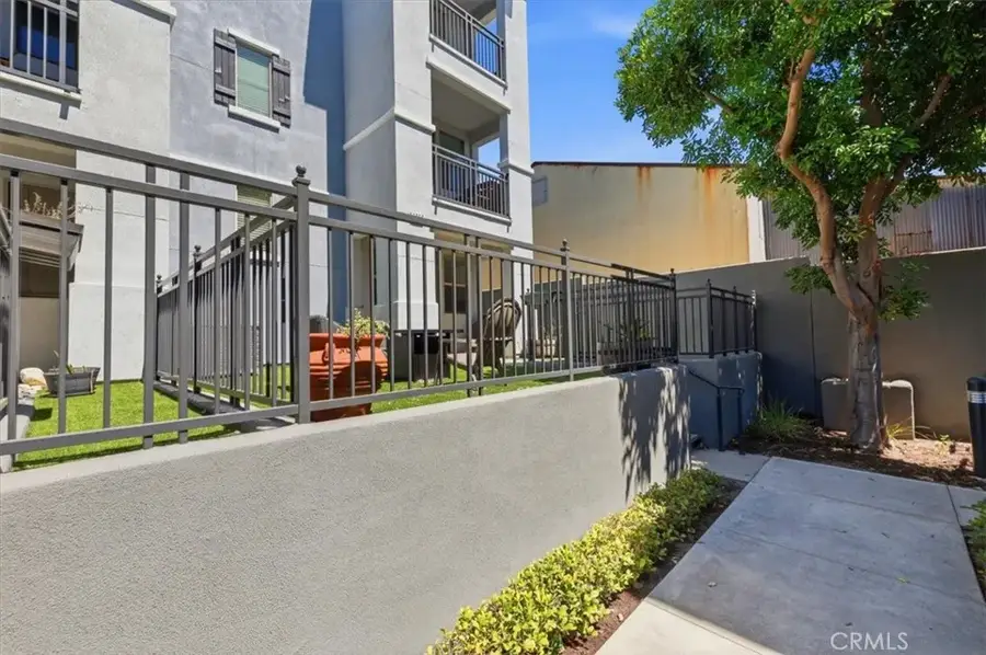 1866 Orizaba, Signal Hill, CA 90755 - #2
