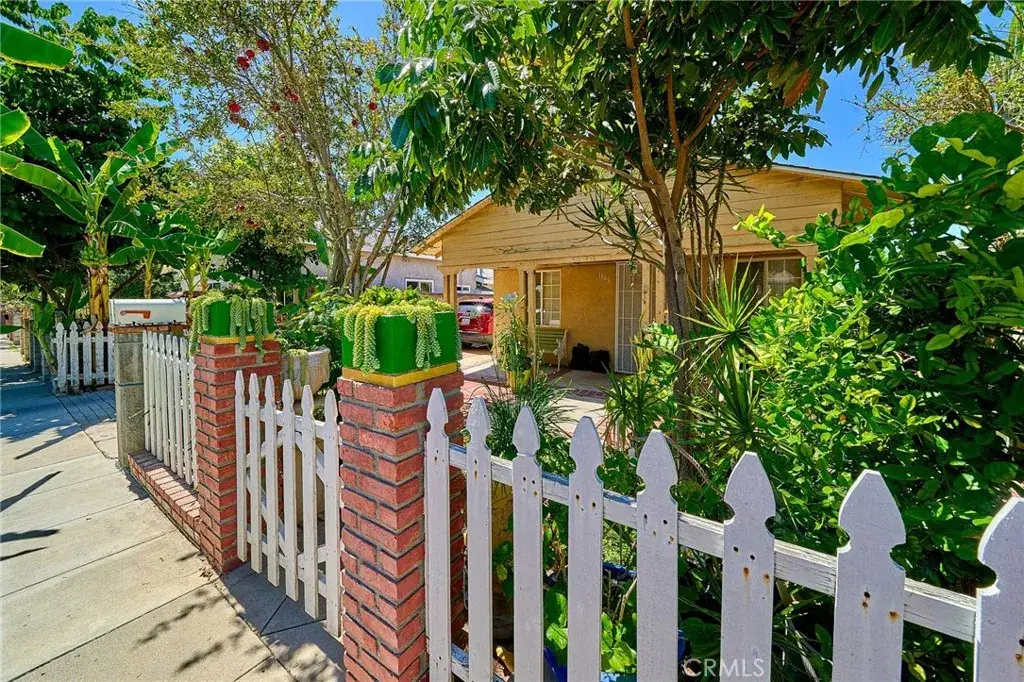 1845 Dawson, Signal Hill, CA 90755 - #1