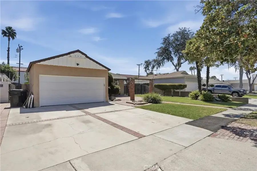 206 E Rosslynn, Fullerton, CA 92832 - #2