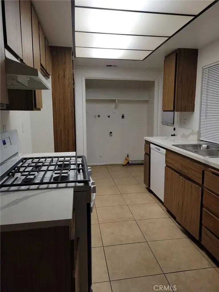 43670 C, Hemet, CA 92544 - #2