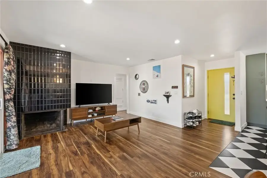 368 Vine, Upland, CA 91786 - #3