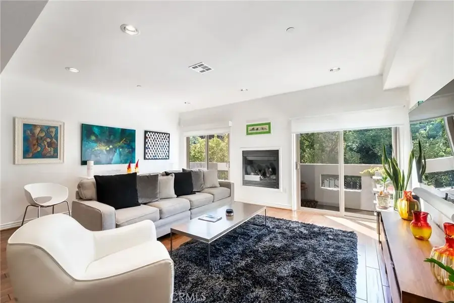 1410 N Curson Avenue #202, Los Angeles, CA 90046 - #2